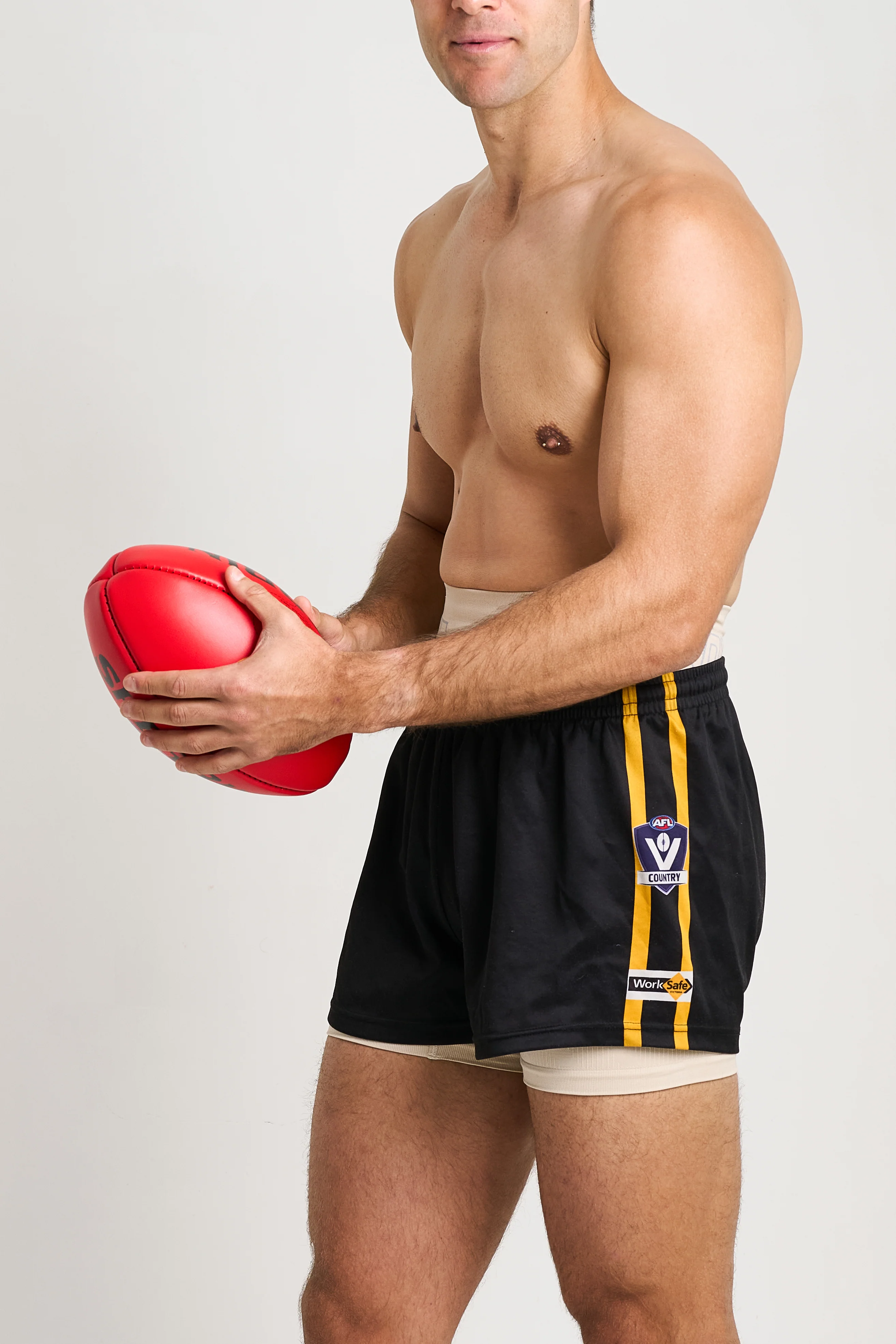Patented Men's Gary AFL Shorts for Enhanced Performance and Injury Prevention - Image 3